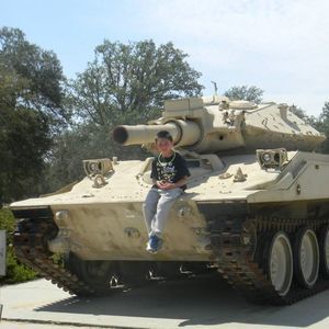 Meet your Posher, Elijah